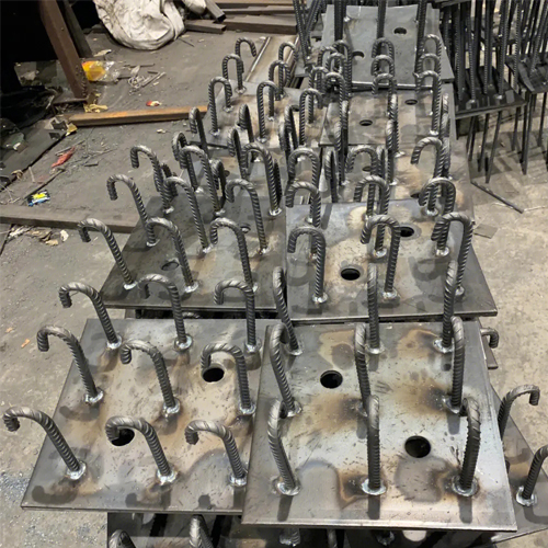 图纸中如何确定山东预埋件的位置？